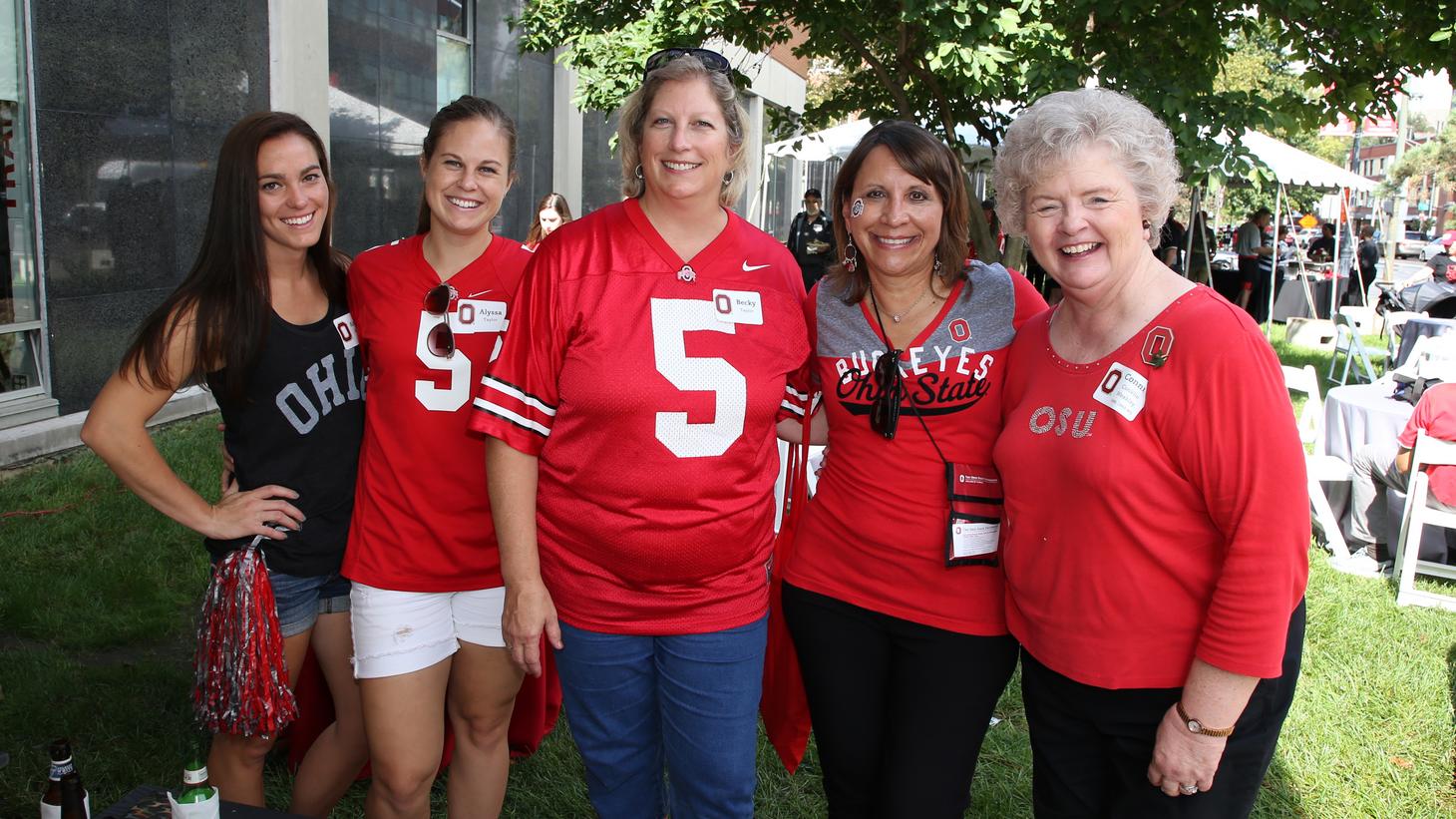 alumni at homecoming tailgate