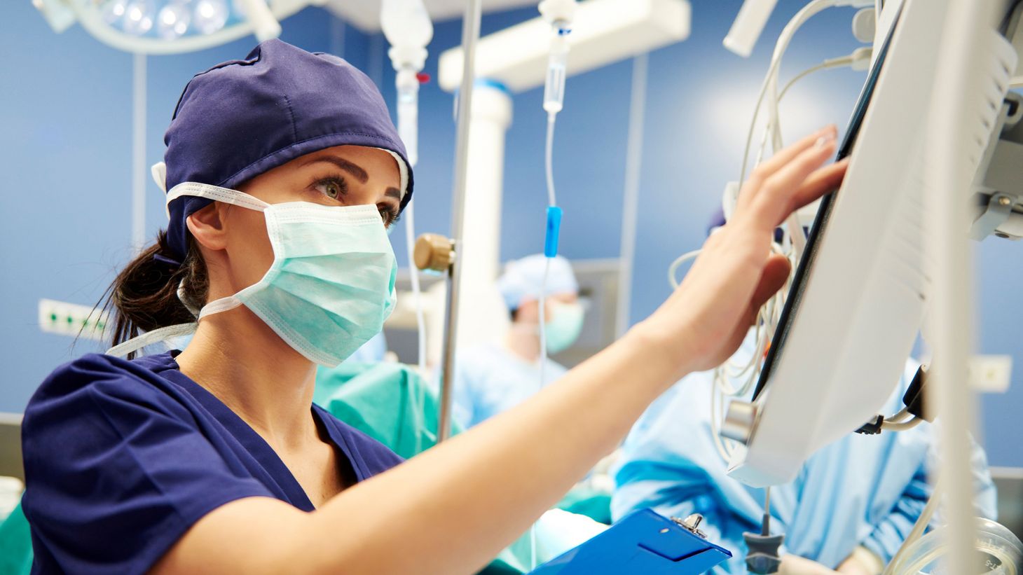 Nurse anesthetist in the operating room