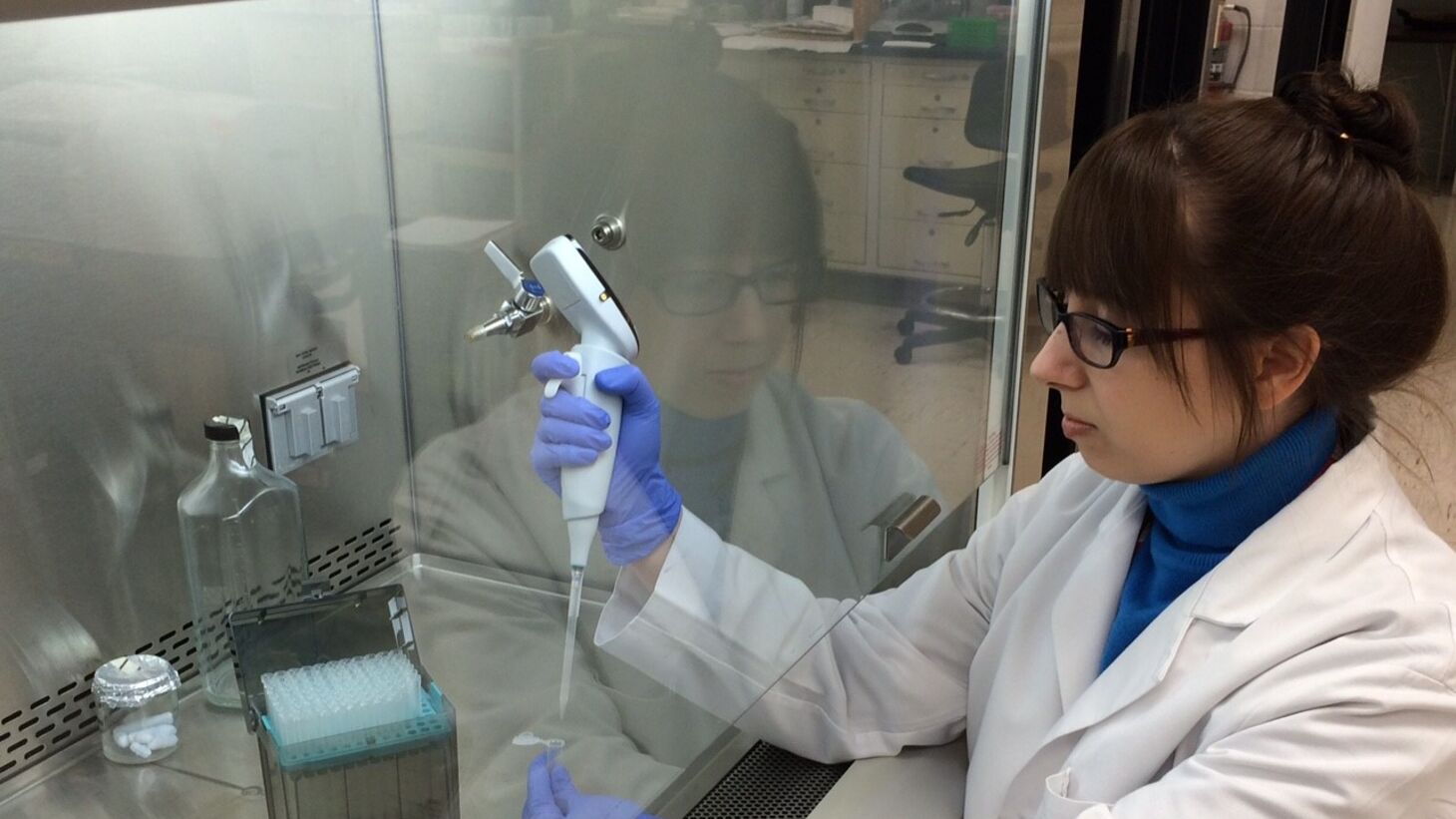 Shannon Gillespie working in lab