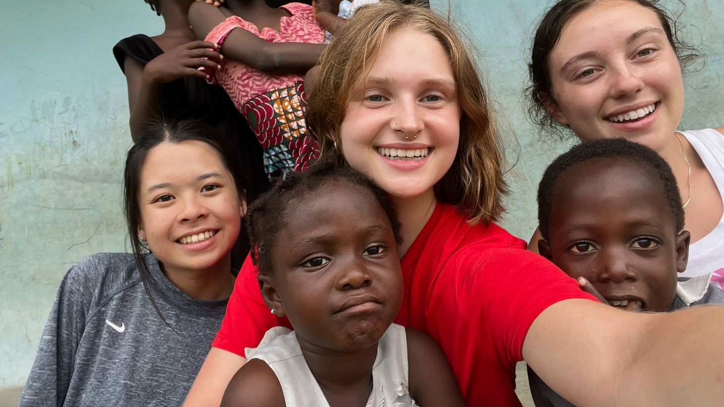 student volunteers at orphanage in Ghana