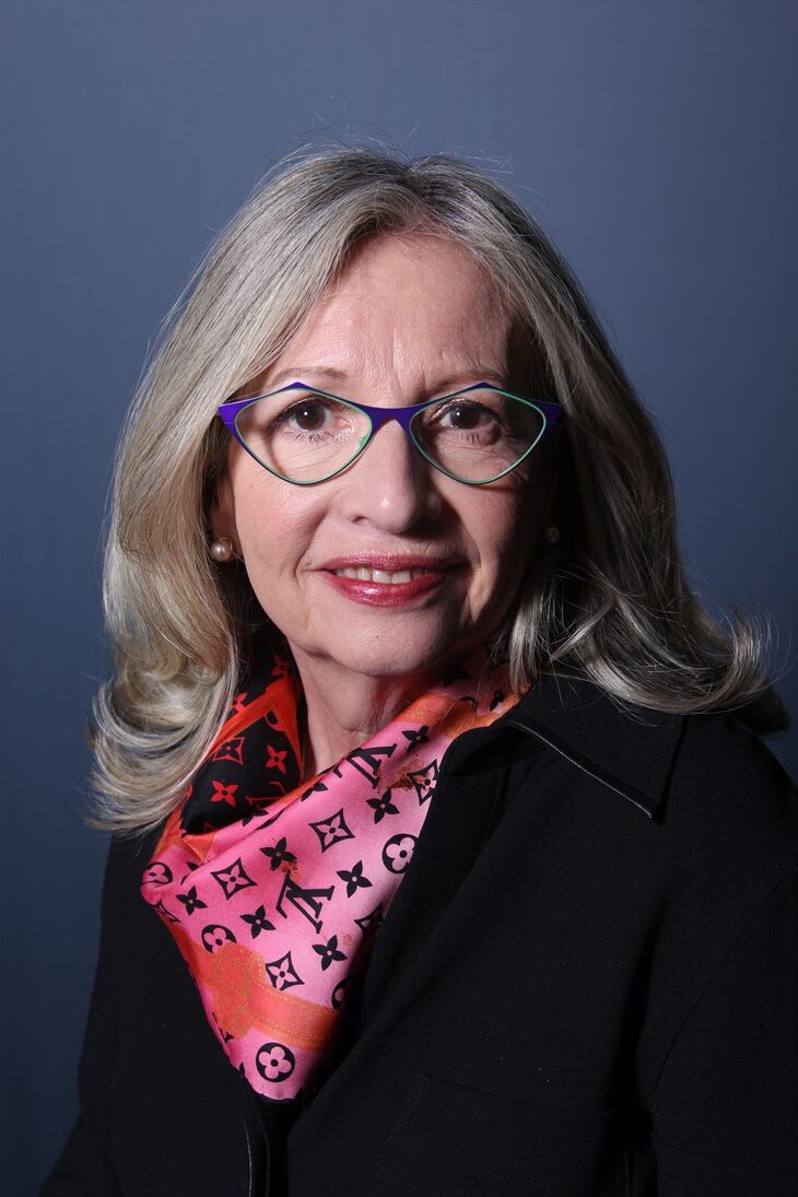 Esther Chipps headshot