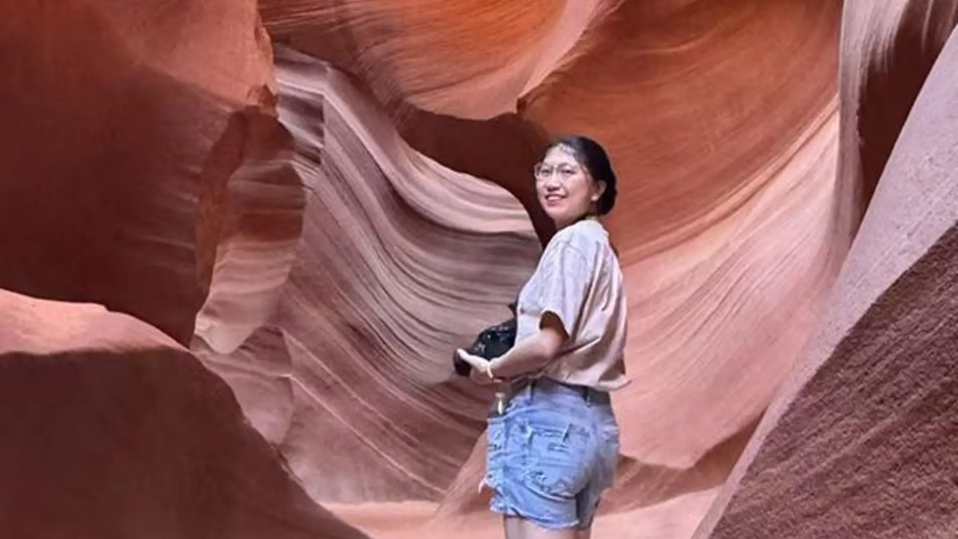 Jingyan Liu in Antelope Canyon
